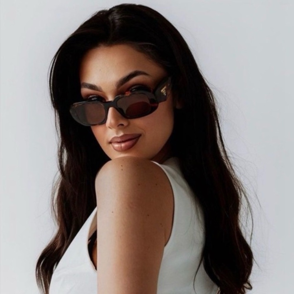 NEW Prada Sunglasses PR 17WS - Picture 2 of 16